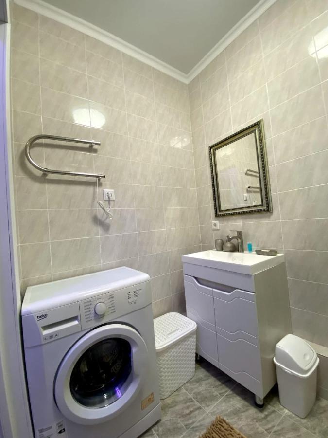 Medinahotelkz, # 63, Вид На Горы, 15 Мин Пешком До Арбата, Halal 阿拉木图 外观 照片