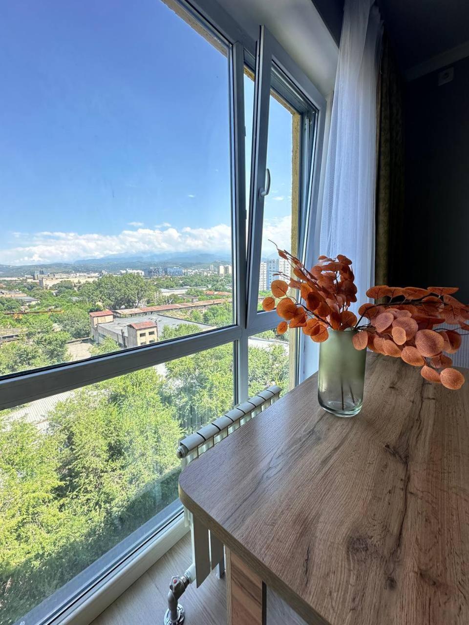 Medinahotelkz, # 63, Вид На Горы, 15 Мин Пешком До Арбата, Halal 阿拉木图 外观 照片